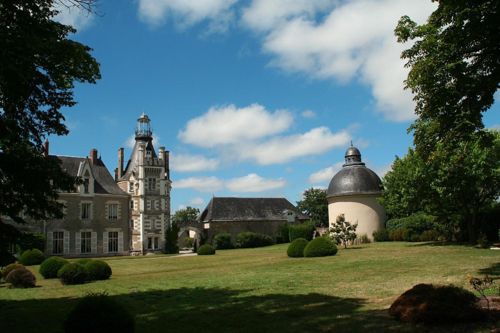 Chateau De Thouare Екстериор снимка
